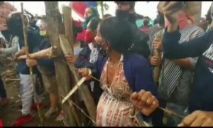 Enfrentamientos entre policía e indígenas en desalojo de un campamento  en el Amazonas