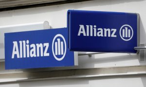 El logo de Allianz, en un edificio de París.  REUTERS/Charles Platiau