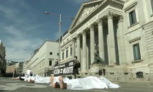 Impactante performance contra el cambio climático en Madrid