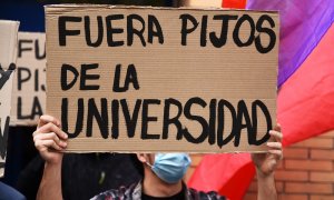 Concentración del sindicato 'Estudiantes en Lucha' frente a la Galileo Galilei de Valencia