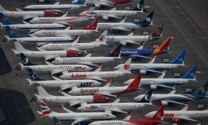 Decenas de aviones Boeing 737 MAX en tierra, estacionados en el Aeropuerto Internacional del Condado de Grant, en Moses Lake (Washington, EEUU).. REUTERS / Lindsey Wasson