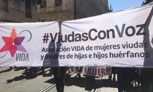 Las mujeres sin pensión de viudedad denuncian la discriminación que sufren por haber sido parejas de hecho.