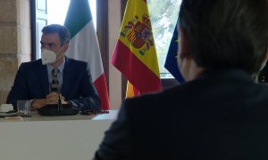 Sánchez y Conte participan en un minuto de silencio contra la violencia de género