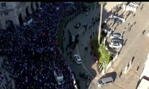 Una multitud despide entre llantos a Maradona