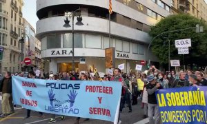 Policías se manifiestan en Valencia contra la "imposición de las mascarillas"