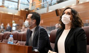 10/12/2020.- La presidenta de la Comunidad de Madrid, Isabel Díaz Ayuso, y el vicepresidente regional, Ignacio Aguado, durante el pleno celebrado este jueves en la Asamblea de Madrid.