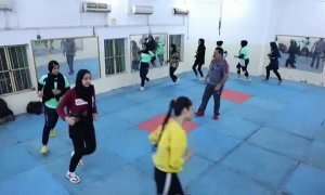 Un equipo de mujeres de lucha libre en Irak desafía las fuertes tradiciones del país