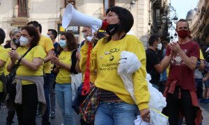 Protesta de docents a la plaça Sant Jaume de Barcelona.