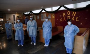 Personal sanitario espera la llegada de la vacuna de Pfizer este domingo a la Residencia Llarga Laia González de L'Hospitalet de Llobregat