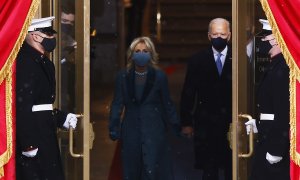 El presidente electo de los Estados Unidos, Joe biden, junto a su mujer Jill Biden en la inauguración de su mandato.