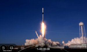 Space X bate récord al lanzar 143 satélites con un solo cohete