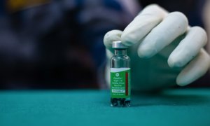 Cantabria recibirá este domingo 2.380 dosis de AstraZeneca para vacunar a los sanitarios menores de 55 años que todavía estén pendientes de inmunización