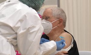 Vacunación: llegó el turno de los mayores de 80 años que viven solos