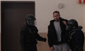Momento de la detención de Pablo Hasél en el interior del rectorado de la Universitat de Lleida.