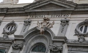 Escudo de España en la fachada del edificio del Tribunal Supremo, en Madrid a 29 de noviembre de 2019. Foto de archivo.