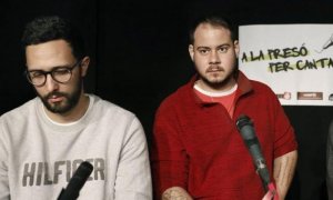 Los raperos Valt`nyc y Pablo Hasél en un acto contra la censura celebrado en Sabadell en marzo de 2018.