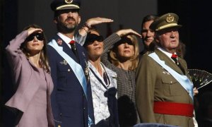 La familia real durante el desfile del 12 de octubre en el año 2014.