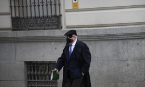 El comisario jubilado José Manuel Villarejo a su llegada a la Audiencia Nacional donde le han citado para interrogarle como investigado en dos piezas separadas del caso 'Tándem', en Madrid, (España), a 4 de marzo de 2021.