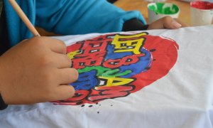 Aprende a pintar y reciclar camisetas viejas