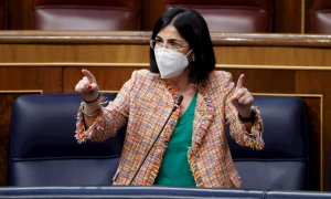 La ministra de Sanidad, Carolina Darias, interviene en la sesión de control al Gobierno, la última de Pablo Iglesias antes de abandonar la próxima semana el gabinete de Pedro Sánchez para dedicarse por entero a la campaña en la Comunidad de Madrid, este