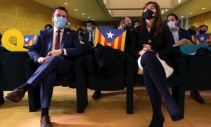 El Vicepresidente del Govern catalán, Pere Aragonès, y la presidenta del Parlament, Laura Borràs, participan en la conferencia “Un gobierno para hacer, un gobierno para ser” este martes en Barcelona.