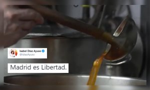 "Una caña de covid y una tapa de respirador": críticas a Ayuso y a un vídeo promocional de la hostelería que dice que "Madrid es libertad"