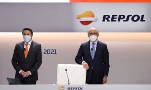 El consejero delegado de Repsol, Josu Jon Imaz, y el presidente de la petrolera, Antoni Brufau, en la junta de accionistas de 2021.