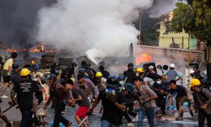 Manifestaciones contra el golpe de Estado en Rangún, Myanmar el 16 de marzo de 2021