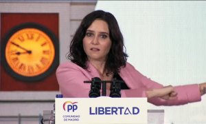 Ayuso tilda en su último mitin de campaña de "hipócritas" a Sánchez e Iglesias y dice que Ciudadanos tenía "querencia de irse hacia la izquierda"