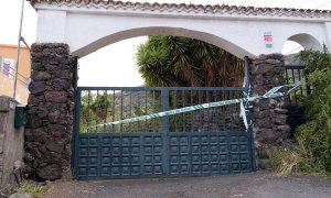 La Guardia Civil lleva a cabo este viernes un registro en la vivienda y una finca en Candelaria (Tenerife) de Tomás Antonio G.C., desaparecido este martes al igual que sus dos hijas, de uno y seis años, a cuya madre envió un aviso de que no volvería a ve