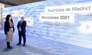 La presidenta de la Comunidad de Madrid, Isabel Díaz Ayuso, en su visita al Centro de Procesamiento y Difusión de Datos habilitado por la Comunidad de Madrid en IFEMA.