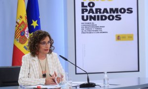 La portavoz del Gobierno y ministra de Hacienda, María Jesús Montero, durante la rueda de prensa tras el Consejo de Ministros celebrado este martes en el Palacio de la Moncloa en Madrid.