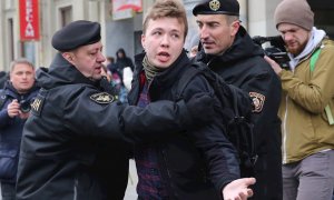 Román Protasevich, en una imagen de marzo de 2017, mientras era detenido durante una protesta en Minsk.