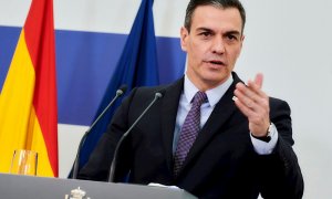 El presidente de Gobierno, Pedro Sánchez, durante la rueda de prensa ofrecida hoy tras participar en la reunión extraordinaria del Consejo Europeo en Bruselas.