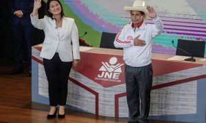 Los candidatos presidenciales de Perú Castillo y Fujimori en su último debate antes de la segunda vuelta de las elecciones del 6 de junio, en Arequipa, Perú