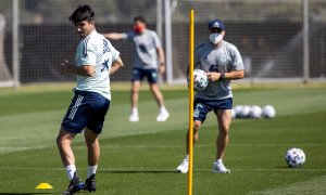 El centrocampista de la selección española, Carlos Soler durante el entrenamiento del equipo en la Ciudad del Fútbol de Las Rozas, Madrid