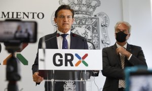 El alcalde de Granada, Luis Salvador, comparece ante los medios. E.P./Álex Cámara