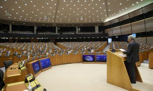 El comisario europeo de Justicia Didier Reynders pronuncia las declaraciones de apertura durante el debate del Parlamento Europeo sobre el informe de la Comisión sobre el estado de derecho de 2020, en Bruselas, Bélgica.
