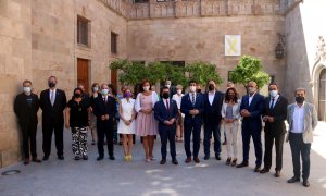 El líders independentistes indultats, amb el Govern i la presidenta del Parlament, Laura Borràs, al Pati dels Tarongers. Dilluns 28 de juny de 2021