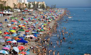 Aspecto que presentaba este sábado la playa de Salobreña, en Motril, durante el primer fin de semana de verano.