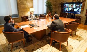 El president Aragonès i els consellers Argimon i Elena durant la reunió extraordinària de la comissió delegada en matèria de covid-19 per establir noves restriccions.