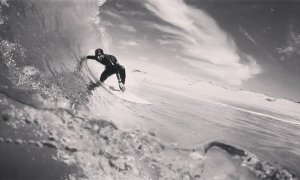 Imagen de archivo de Óscar Serra surfeando. - Federación Española de Surfing