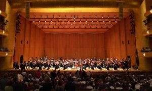 Orquesta Sinfónica de Utah en el escenario del Abravanel Hall, en Salt Lake City (EEUU).