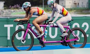 La triatleta gallega Susana Rodríguez y su guía Sara Loehr se coronaron campeonas paralímpicas de triatlón, en la clase PTVI de discapacitados visuales.