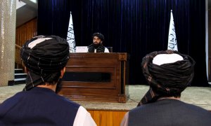 El portavoz de los talibanes, Zabhiullah Mujahid, anuncia el nuevo Gobierno afgano en Kabul.