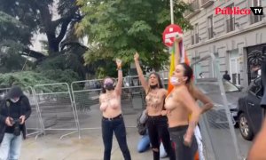 Activistas de Femen protestan frente al Congreso contra la homofobia