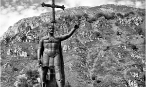 De Churchill a Covadonga: ¿Por qué la derecha está obsesionada con la historia 'patriótica'?