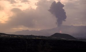Comienza el octavo día de la erupción volcánica en La Palma, a la espera de que en las próximas horas la colada volcánica llega al mar.