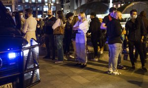 Miles de jóvenes participan en un botellón en Madrid con incidentes