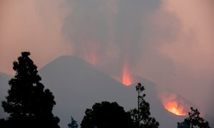 Imagen de la erupción de Cumbre Vieja, en La Palma, tomada desde el barrio de Tacande, en el municipio de El Paso.